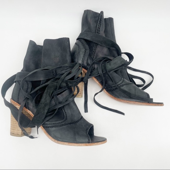 Free People Daydream Booties. Size 7 - Picture 4 of 10